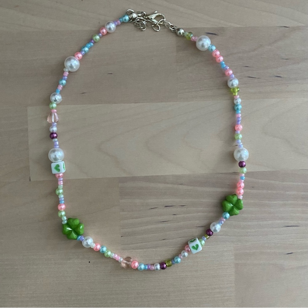 Handmade pearl four-leaf clover beaded necklace